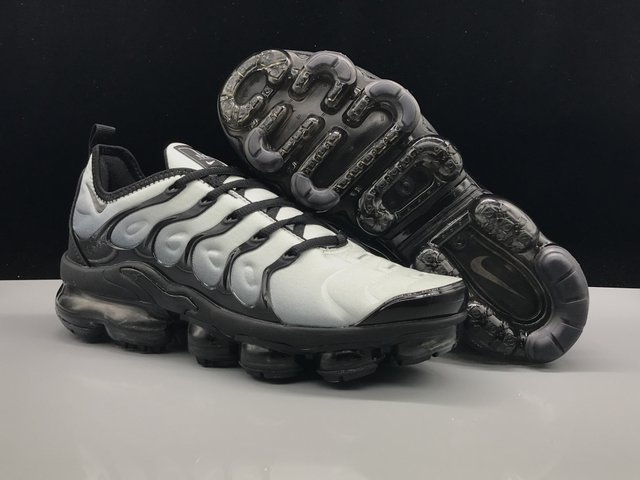 Nike Air VaporMax Plus-26